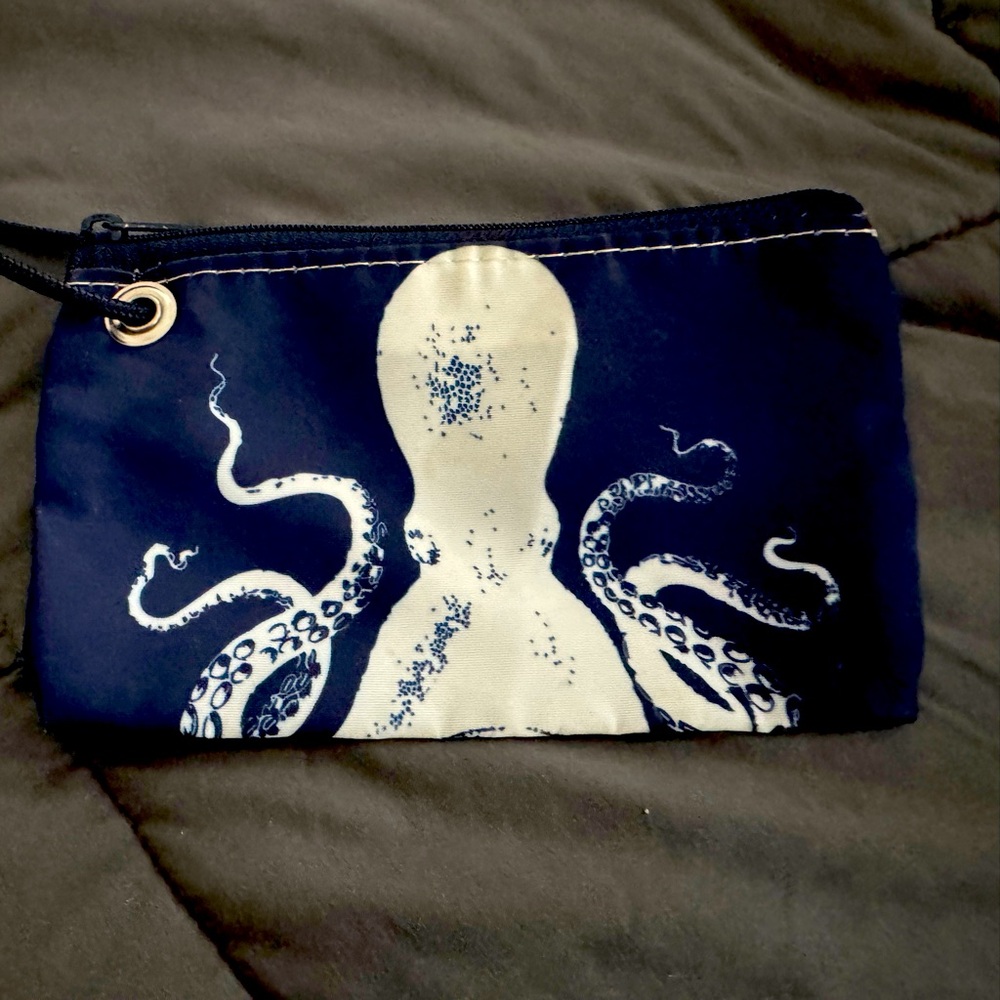 Great condition sea bag octopus  wristlet